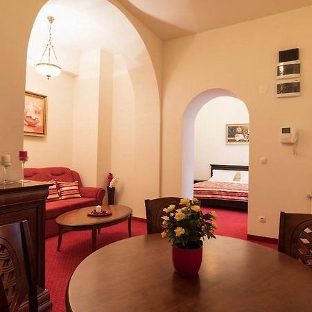 Apartament Baroc Timişoara Exteriör bild