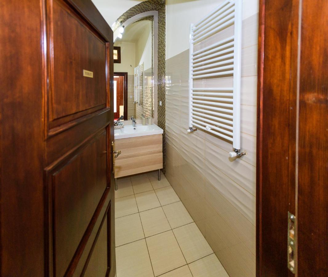 Apartament Baroc Timişoara Exteriör bild