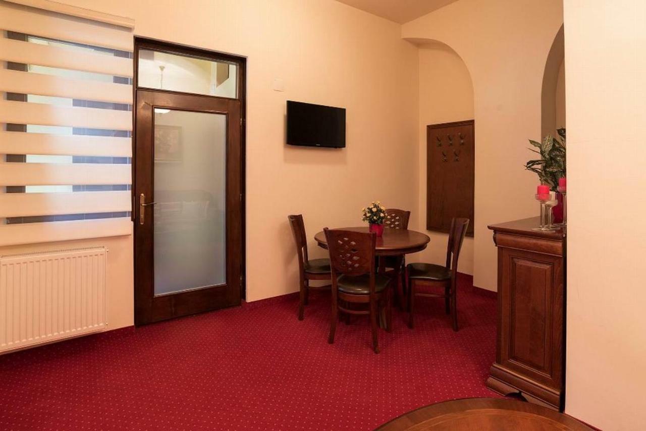Apartament Baroc Timişoara Exteriör bild